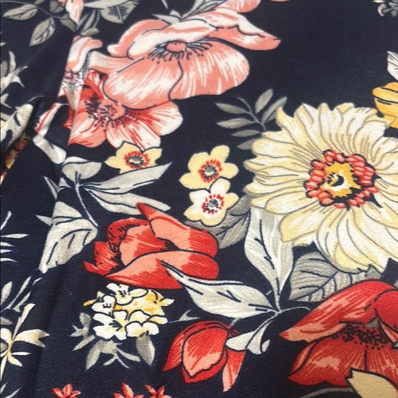 Navy Wide Leg Pants with Floral Pattern and Pockets - Picture 11 of 13